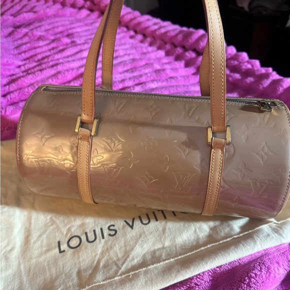 Louis Vuitton Monogram Vernis Bedford Bag
Authentic - Picture 14 of 17